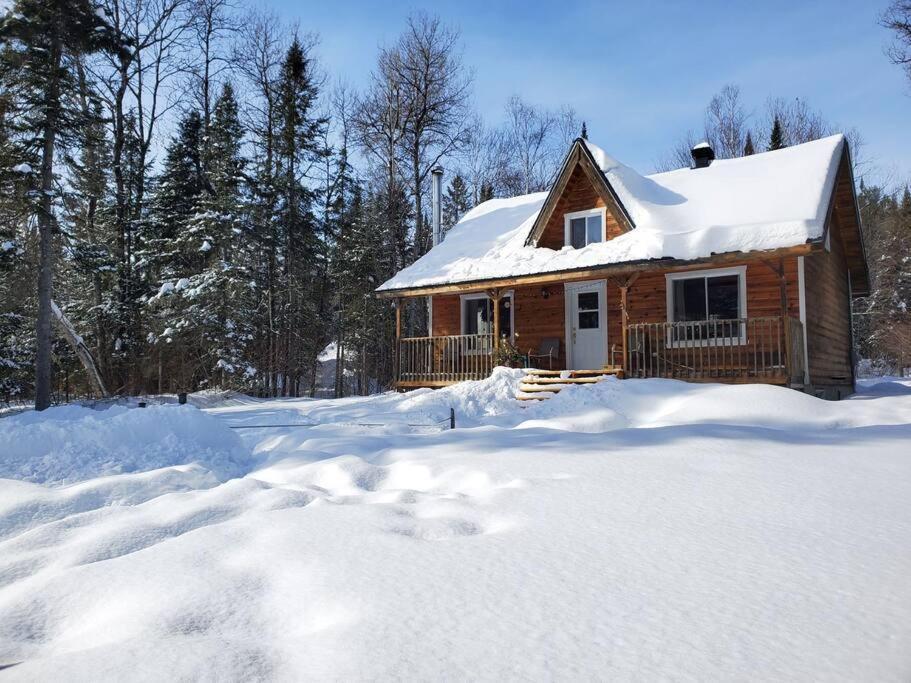 Chalet Riviere - Bord De Riviere - Romantique Сент-Алексис-де-Мон Экстерьер фото